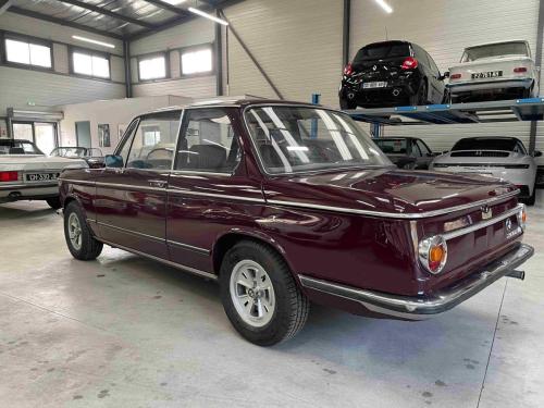 BMW-2002-Tii-Bordeaux-23