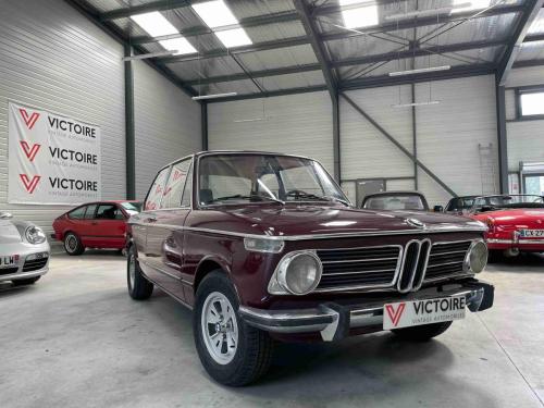 BMW-2002-Tii-Bordeaux-4