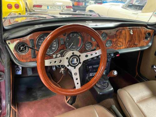 Triumph TR6 PI Bordeaux (16)
