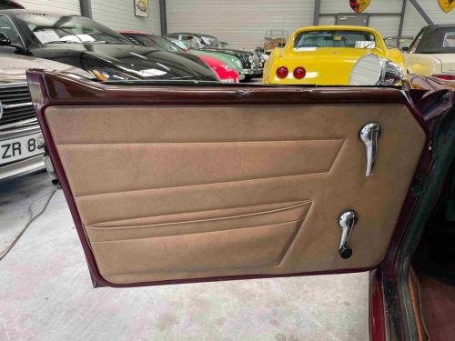 Triumph TR6 PI Bordeaux (19)