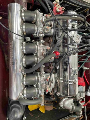 Triumph TR6 PI Bordeaux (21)