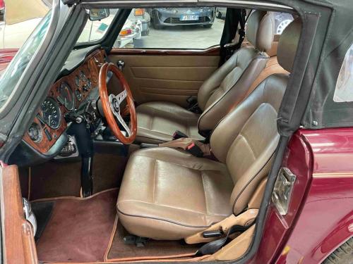 Triumph TR6 PI Bordeaux (23)